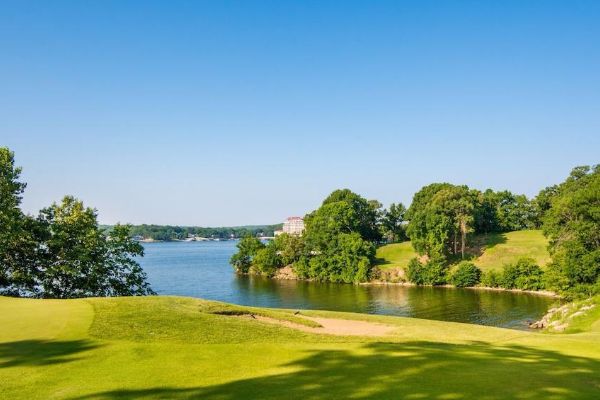 Marina & Spa Lodge Of Four Seasons Golf Resort (Village of Four Seasons)